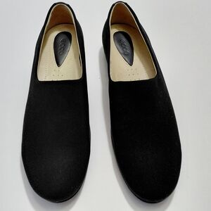 ECCO Women's Black Slip-On Comfort Loafers Size 39